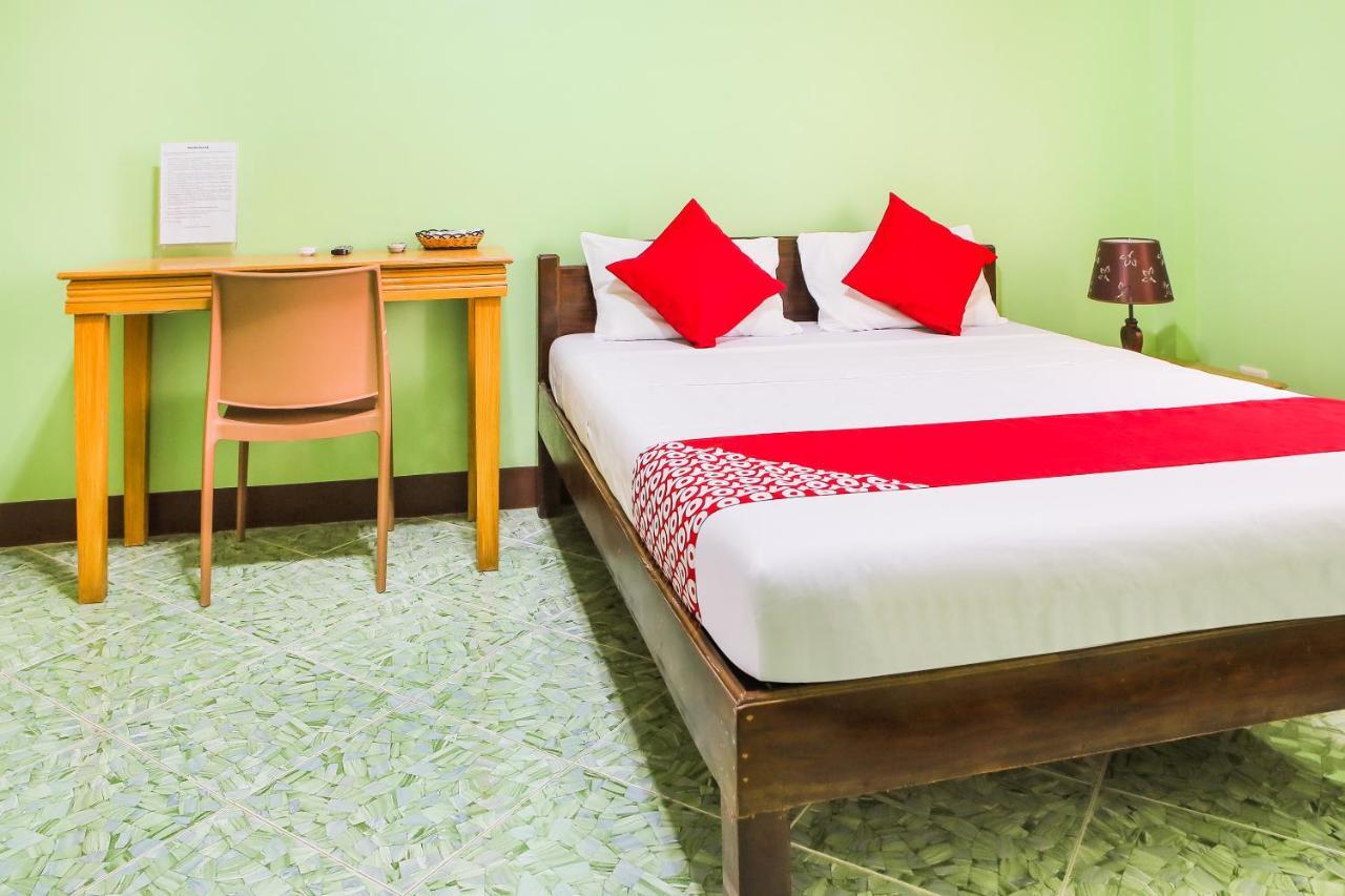 Oyo 422 Villa Emilia Pension House Panglao Eksteriør billede