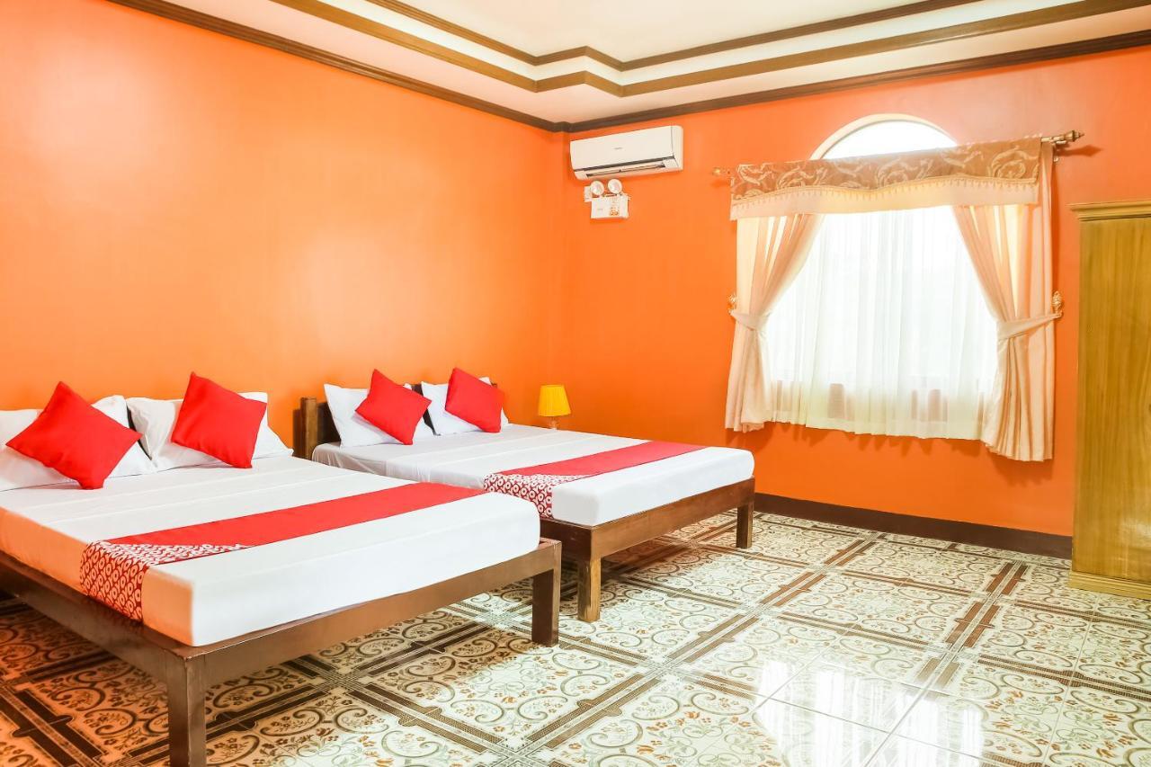 Oyo 422 Villa Emilia Pension House Panglao Eksteriør billede